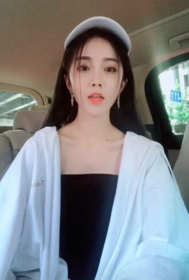 抖音上的4大女神,温婉重出江湖,但没开美颜的