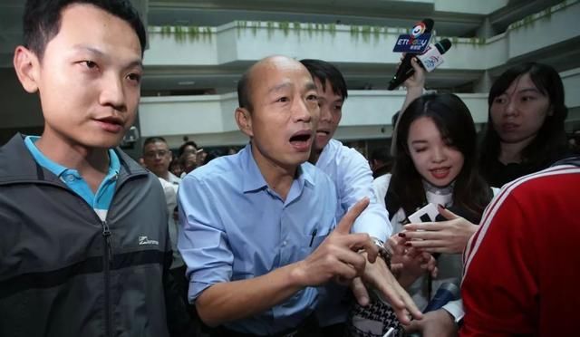 果然,韩国瑜发表五点声明后,民调就下滑了!