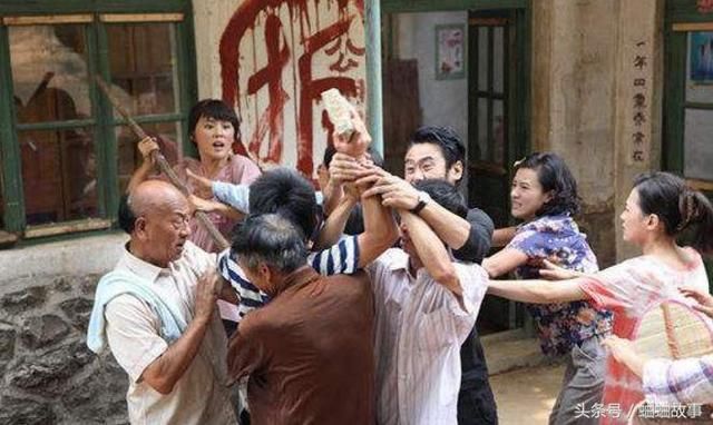 给外甥两千红包，被公公打耳光，我回家后发现兜里的钱，感谢公公