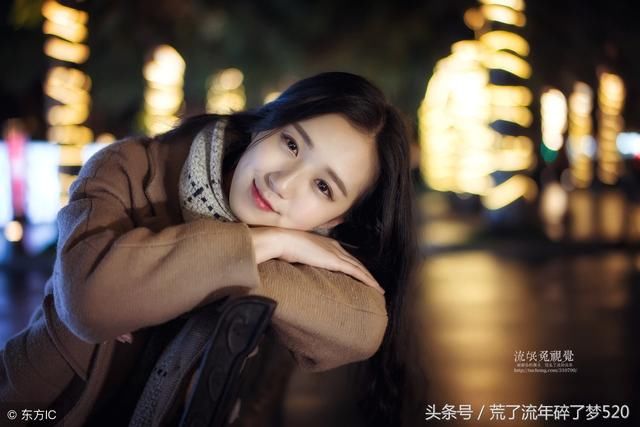 抖音最戳心伤感语录:总有个名字,能让你嘴角上