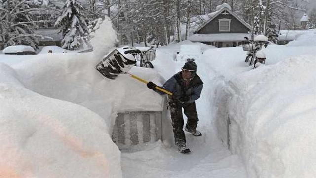 日本受到自然灾害袭击, 超级魔王寒流前来, 积雪厚2米气温-69℃