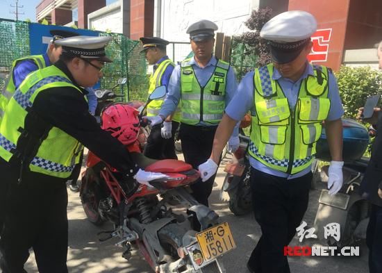 张家界向追求音爆的改装摩托车说不!