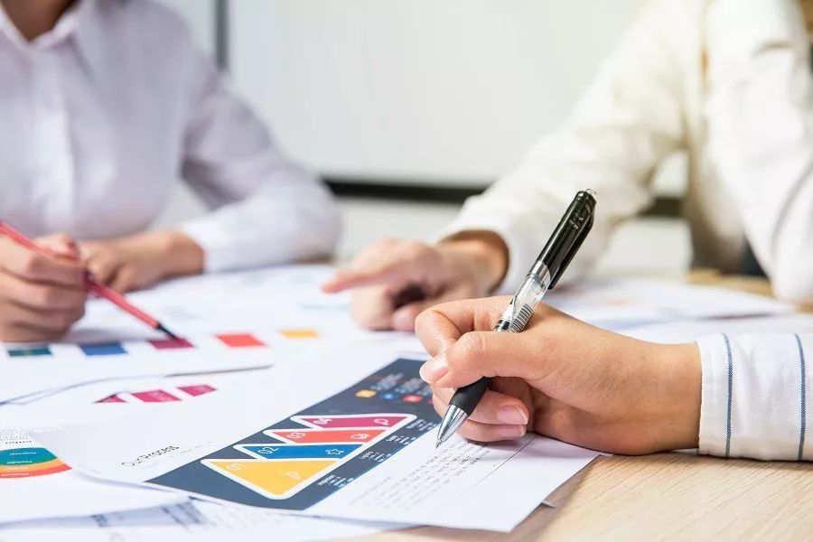 自己注册公司麻烦吗