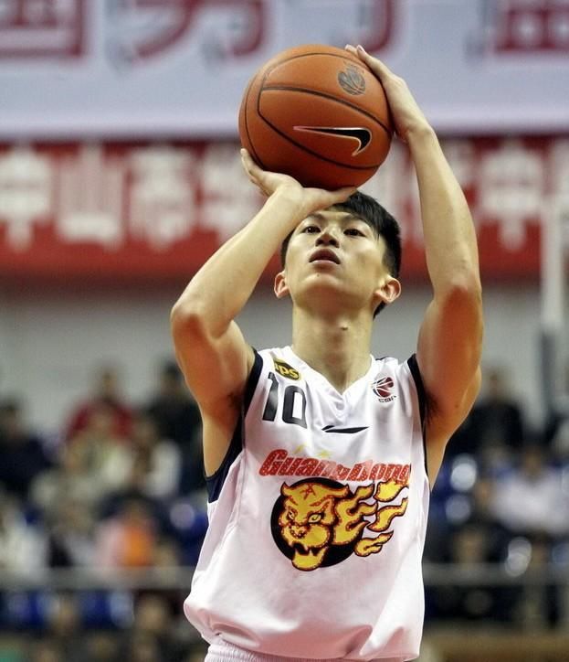 刘晓宇:渐行渐远的原广东宏远篮球队知名明星