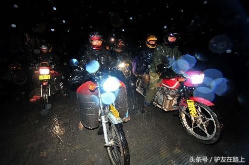 农民工千里返乡潮,摩托不是风的追求,摩托只是回家的路