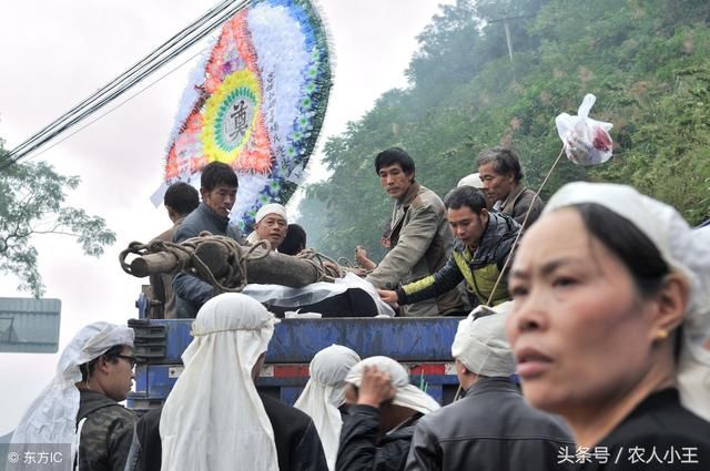 今年起，将禁止农村地区大办酒席之风，多数农民表示赞成！