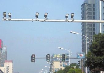 [收藏] 交警揭秘：开车永远不被电子眼拍照的方法，赶紧收着！