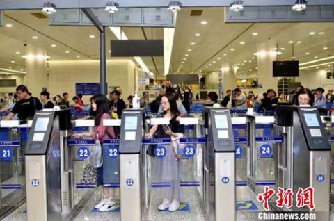 上海口岸出入境人数