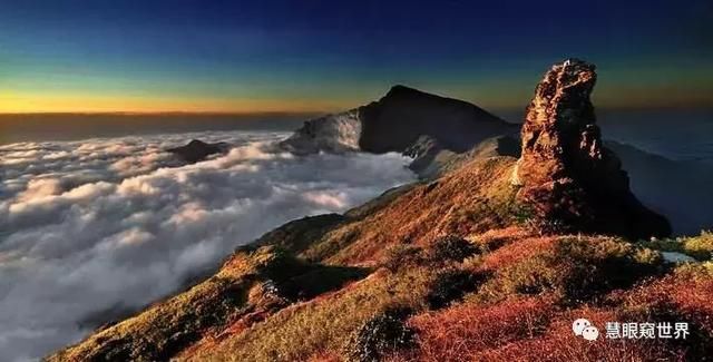 贵州梵净山属武陵山脉主峰，为佛教名山，乃夏季十佳休闲避暑胜地