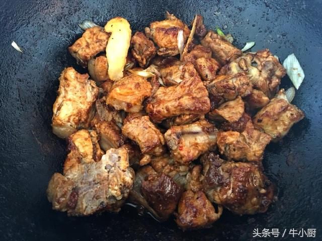 排骨不要炖土豆了，据说加上它一起炖，一大锅都不够吃