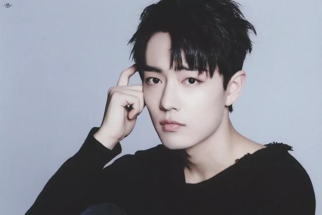 肖战高清壁纸 看了决不后悔 小哥哥等你来撩