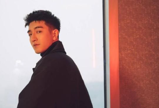 金瀚和赵丽颖解约,拒绝给粉丝签名,刚红就开始