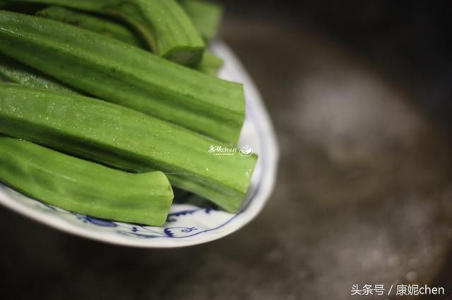 这菜是夏天必备菜，一煮一拌，5分钟上桌，消暑清热，营养又好吃