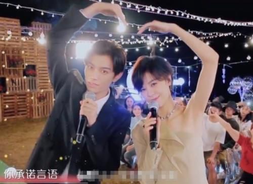丁禹兮现身晚会，失去美颜后截图放大三倍看，这颜值我没眼花吧