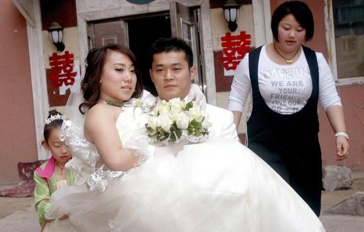 她是赵本山最骄傲的徒弟，如今离婚当老板