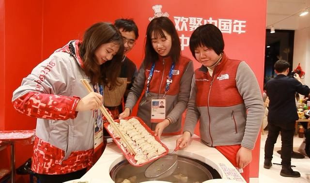 和庞清佟健共享年夜饭 平昌这家面馆为冬奥健儿提供五星级美食