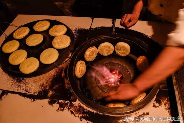 一块“火烧饼”，一缕乡情孝义传统小吃“火烧饼”