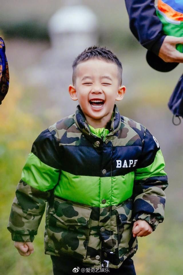 Jasper在知名私立贵族国际学校,一年学费13万