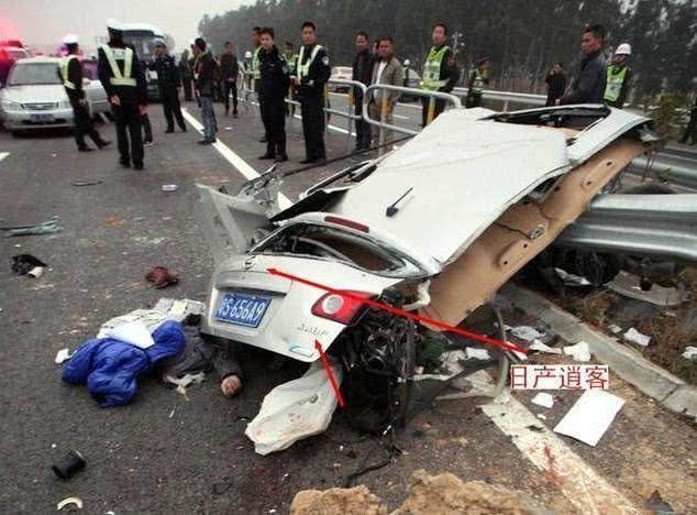 一场车祸才知道它们是“纸老虎”,这车竟然被自行车撞个大洞 ag真人接口