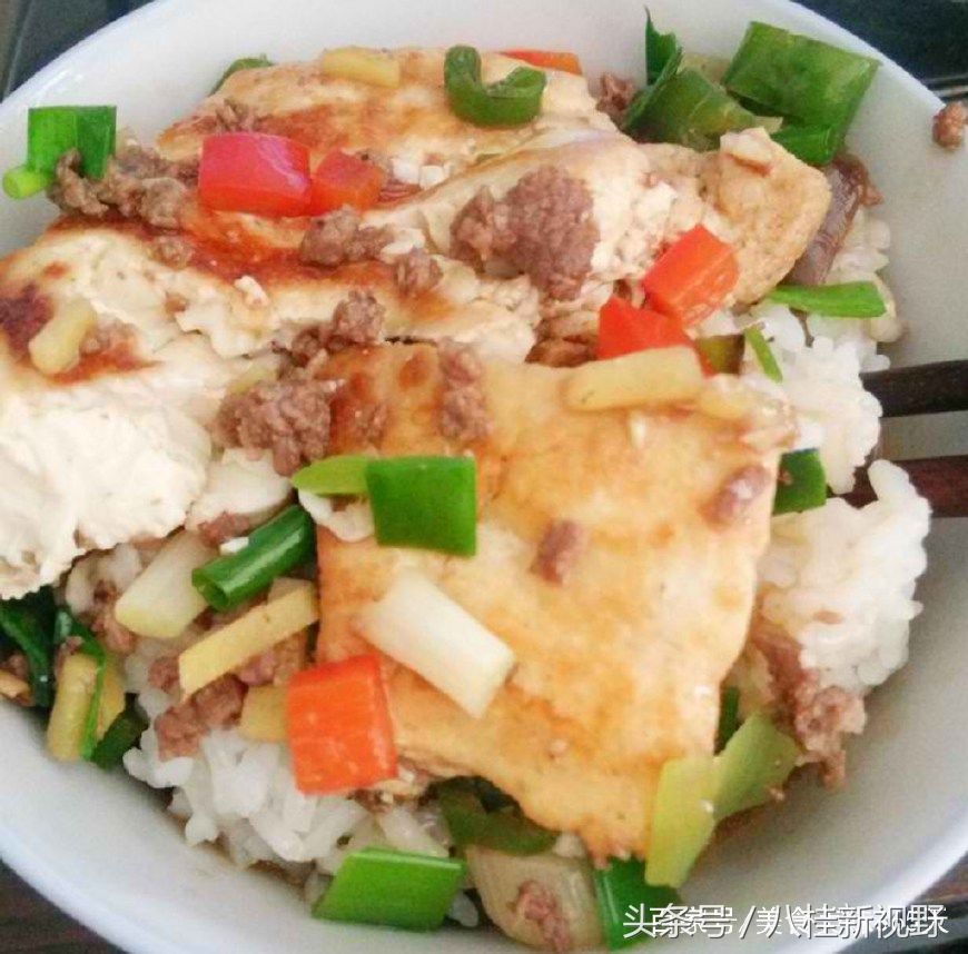 无敌下饭菜:香辣牛肉末焖豆腐的家常做法，美味又营养