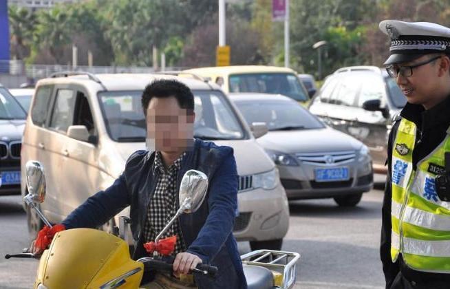 交通部宣布驾驶证新规, 本月开始正式实施, 网友