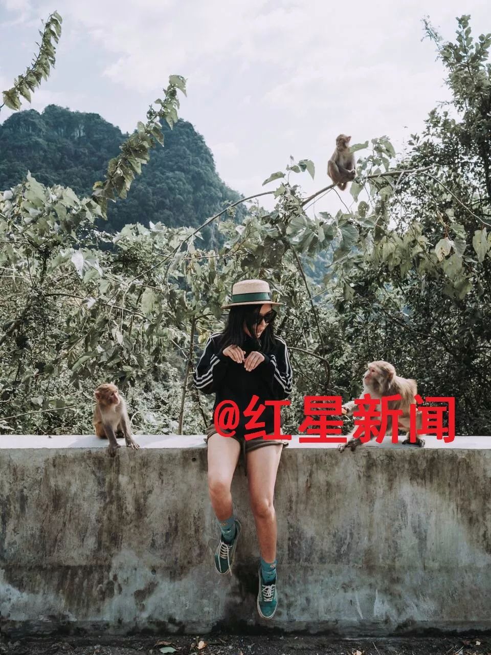 广州情侣自驾面包车环游中国走红 公安部门：浪漫，但涉嫌非法改