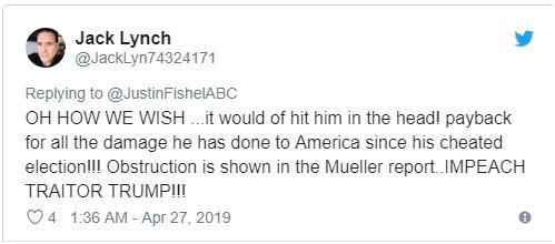 现场直击!特朗普正准备演讲 台下突然飞来一部