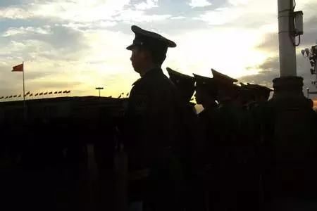 突然想写一封家书,只是告诉你此生有幸是一家