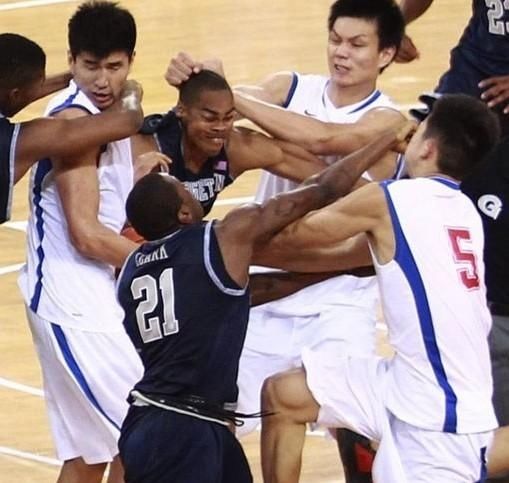 中国男篮打架最狠球员,朱芳雨 易建联上榜,最后