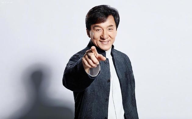 成龙发文亲自打假 提醒网友勿信冒牌成家班