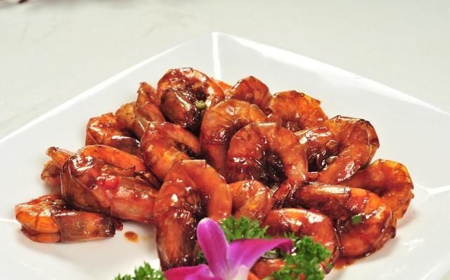 每日一膳|春天吃虾可以多放姜葱蒜,这个部位尽