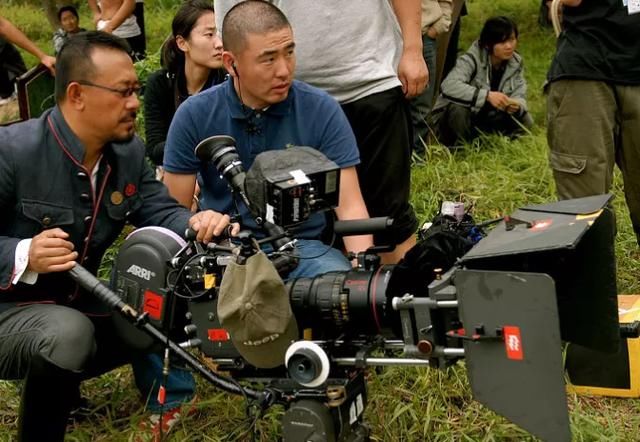 不单靠一些隐喻而过活的《让子弹飞》