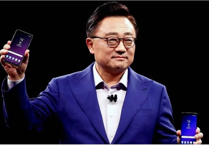 三星首款屏下指紋識別手機，或?qū)⑹鞘卓?G手機?