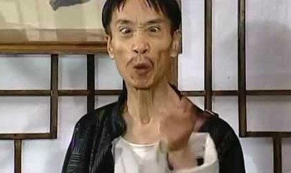 众演员,演的反派深入人心,并把收入都给自己的老婆