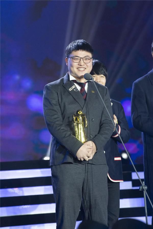 退役当主播更赚钱?虎牙最具影响力主播评选,选