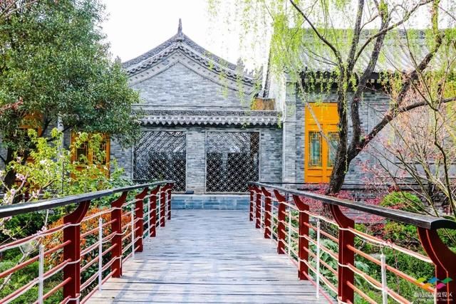 春满中国 醉西安｜春游好去处：在临潼度假区芷阳广场听见花开的