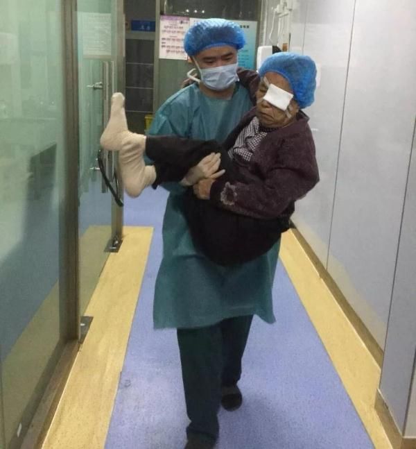 第一附属医院图片