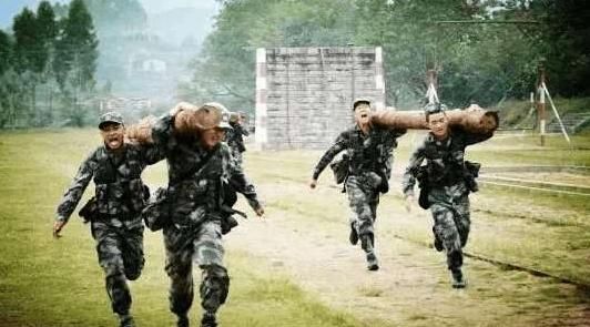 因拒服兵役:户口本被盖上逃兵的那两名95后