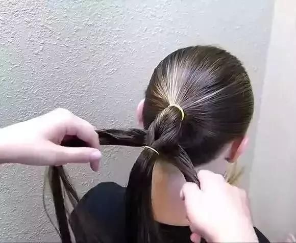 快速又简单的儿童编发,上学再也不怕因为绑头发而迟到