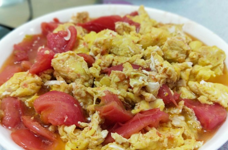 大庆油田前线采油工五一伙食!5个菜,看看有没