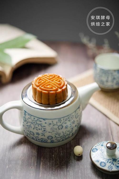 不吃几个广式蛋黄白莲蓉月饼,怎么能算过中秋