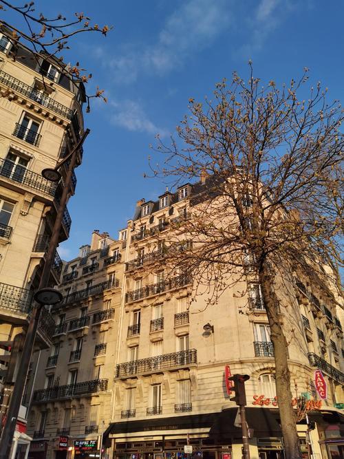 外媒评测华为P30 Pro:相机优秀屏幕一般,价格