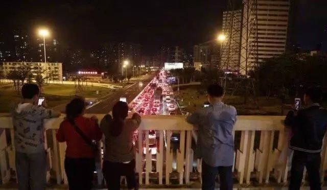 初七要上班?不存在的!告诉老板你堵在海南了
