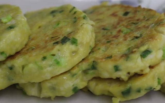 豆腐鸡蛋做饼 t01b55c854dc9a7bc7a.jpg