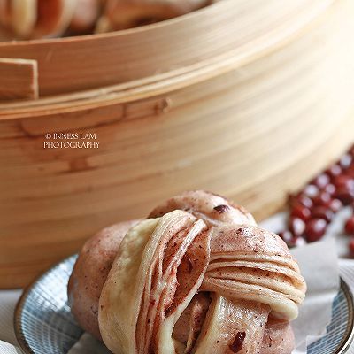 奶香豆沙千层包子