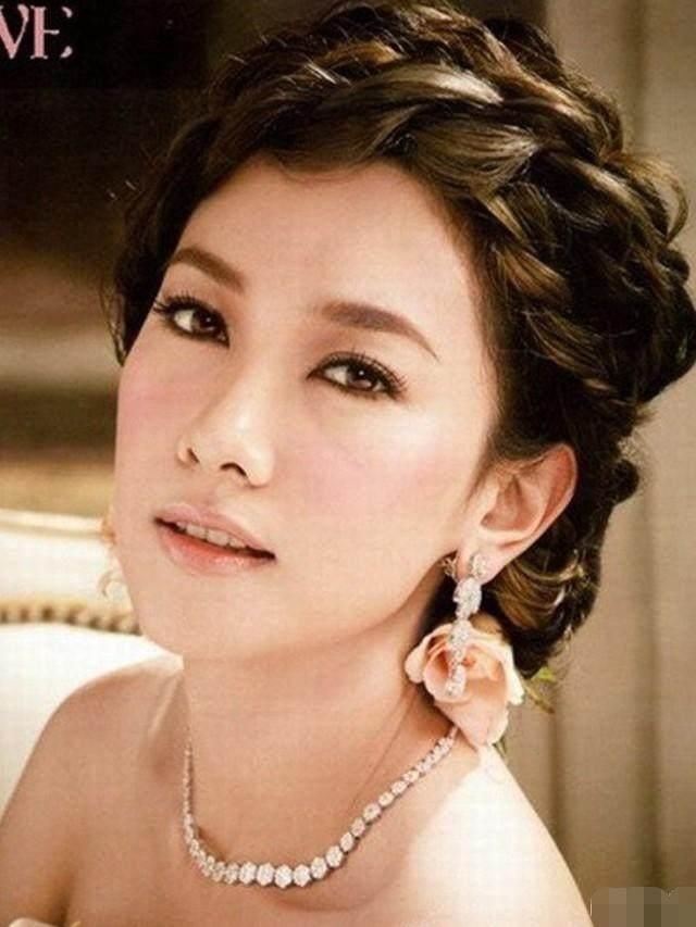 什么叫五官端正的女人 t01b68758d0b02b9a03.jpg?size=640x853