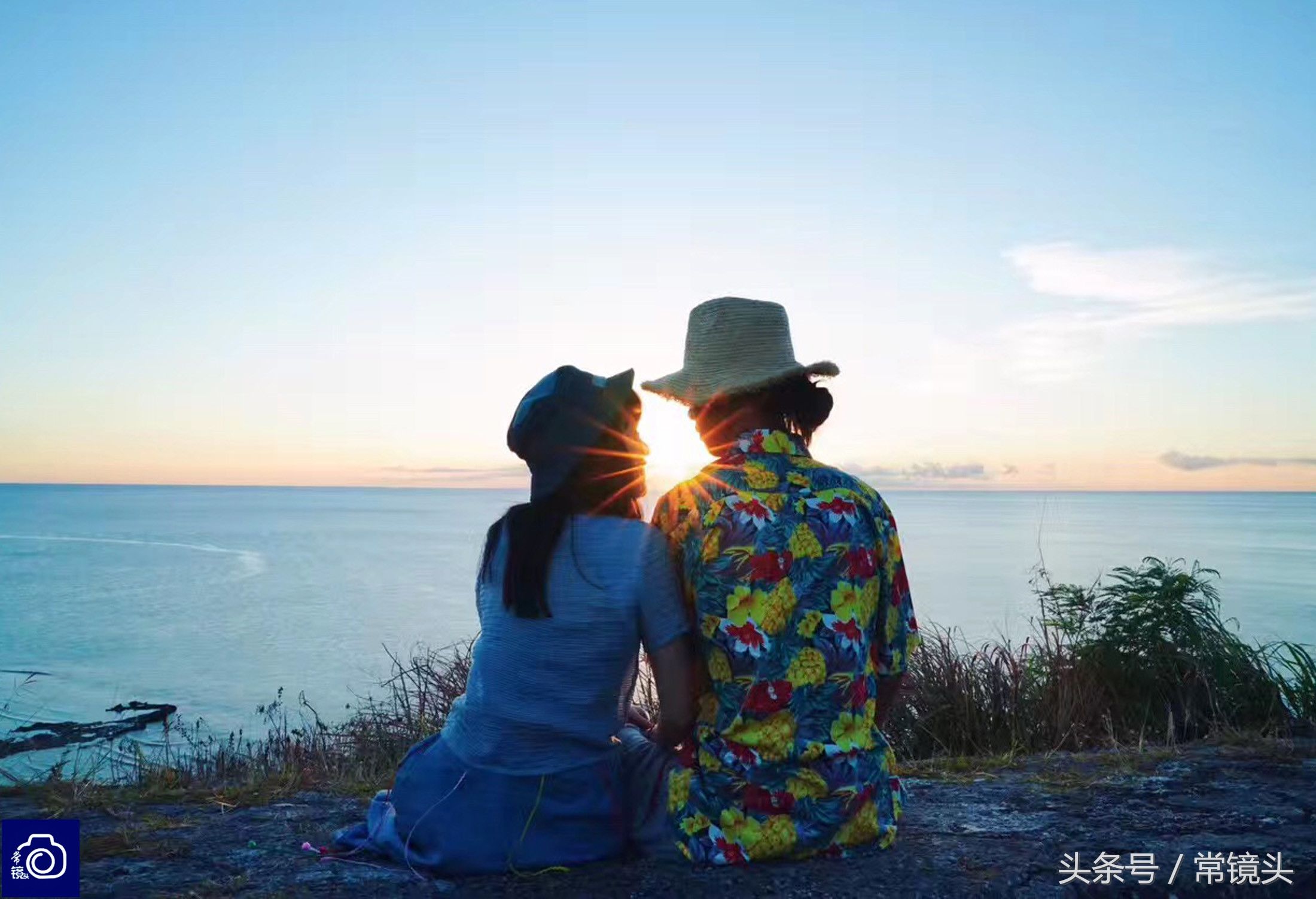 浙江最牛情侣:上学期间生娃,摆摊赚钱游60多