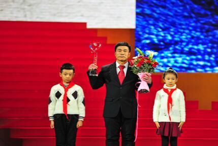 大人物事迹及颁奖词最全整理,绝佳作文素材!