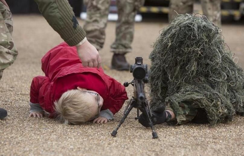 直击世界各国神秘的伪装术,伊朗的头套太吓人