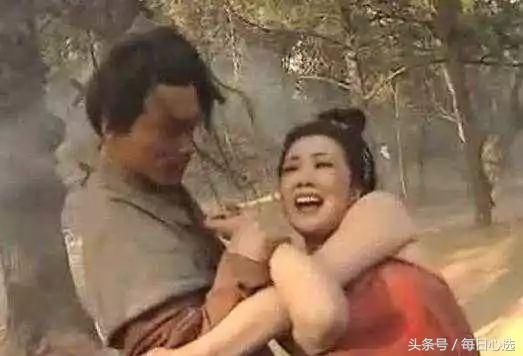 《水浒传》孙二娘被武松胯下羞辱 老公张青不